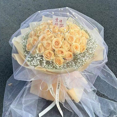 呼和浩特52朵香槟玫瑰满天星，你就是我的全部